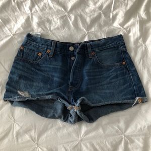 High waisted Levi jean shorts.